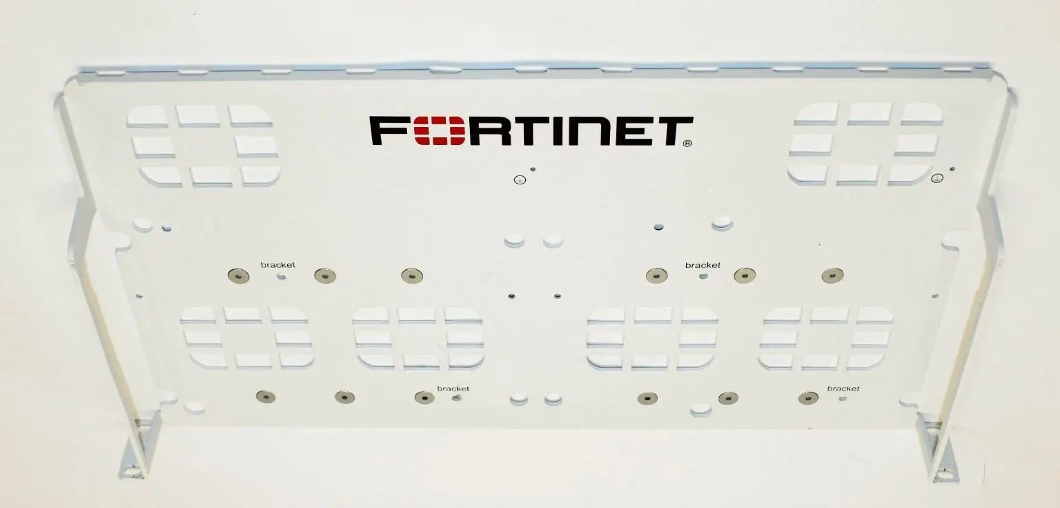 Крепление FORTINET Rack Mount Tray SP-RACKTRAY-01 - SP-RACKTRAY-01